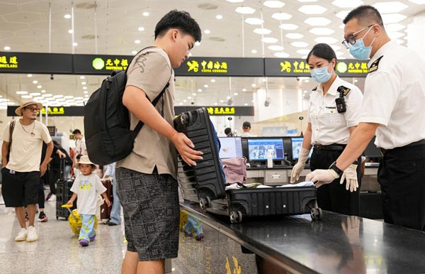 横琴口岸新旅检区域开通三周年，累计通关的旅客超2700万人次，车辆超370万辆次